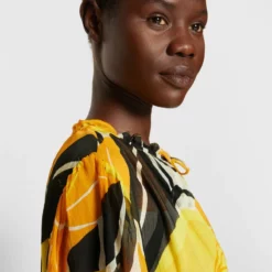 The Kooples ROBE LONGUE MANCHES COURTESEN IMPRIME HIBISCUS - Vestito Elegante - Yellow, Donna 15 The Kooples ROBE LONGUE MANCHES COURTESEN IMPRIME HIBISCUS - Vestito Elegante - Yellow, Donna -Vendite The Kooples 1e71c34eea2f44a4964228c97867f8d0