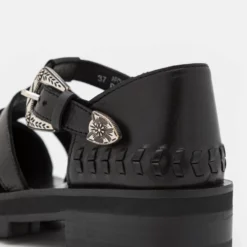 The Kooples Donna MEDUSES AVEC TRESSAGE - Scarpe Senza Lacci - Black -Vendite The Kooples 1f655aa4dc844c3ea36419980e167204