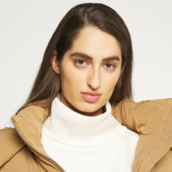 The Kooples DOUDOUNE - Piumino - Beige, Donna -Vendite The Kooples 428e526f1b9b4e70a5d9608c845cdd3a