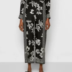 The Kooples PANTALON TAILLE ELASTIQUE - Pantaloni - Black/white, Donna 11 The Kooples PANTALON TAILLE ELASTIQUE - Pantaloni - Black/white, Donna -Vendite The Kooples 5a07107aa89c4e4d815379fec2afaefc