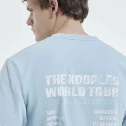The Kooples Uomo SHORT SLEEVE - T-shirt Con Stampa - Blue Sky 14 The Kooples Uomo SHORT SLEEVE - T-shirt Con Stampa - Blue Sky -Vendite The Kooples 5f7c0d30346347098c29cac884db7cb9