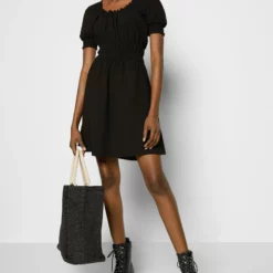 The Kooples Donna ROBE COURTE MANCHE COURTE - Vestito Elegante - Black -Vendite The Kooples 65972957925d4140a556af113d23f04e