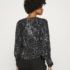 The Kooples Maglietta A Manica Lunga - Black/ecru, Donna 12 The Kooples Maglietta A Manica Lunga - Black/ecru, Donna -Vendite The Kooples 6d70c3977cc749dfa294b87ee20efd2b