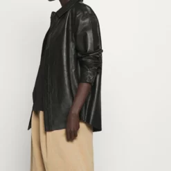 The Kooples Donna T-shirt Con Stampa - Black -Vendite The Kooples 73b18ea996d0472ba2597f4344a78c00