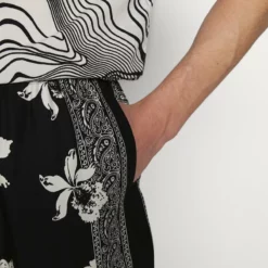 The Kooples Uomo Shorts - Black/white -Vendite The Kooples 96a7330571354b1dbb9d69a44d2c6ed8