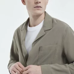 The Kooples COL HAWAÏEN POCHES PLAQUÉES - Camicia - Kaki, Uomo -Vendite The Kooples 973aba27af70458f8340eabe0d282284