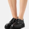The Kooples DERBY EN AVEC PIPING - Stringate - Black, Donna -Vendite The Kooples adc21c9fc2e34363a594644cb28ea153