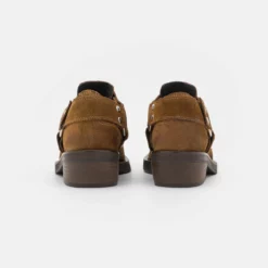 The Kooples BOOTS BASSES EN DAIM AVEC STRAPS - Stivaletti Texani / Biker - Brown, Donna -Vendite The Kooples cedd4156122e46ff94f63bfa6b7ebdb6