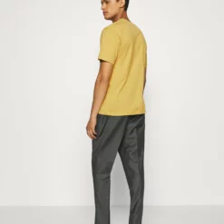 The Kooples T-shirt Con Stampa - Yellow, Uomo 10 The Kooples T-shirt Con Stampa - Yellow, Uomo -Vendite The Kooples d25b6fe7b26648e7bffaaa1d39163779