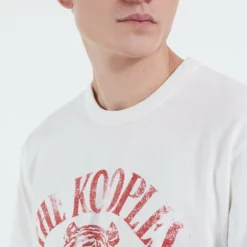 The Kooples Uomo TIGRE TEE - T-shirt Con Stampa - Ecru 12 The Kooples Uomo TIGRE TEE - T-shirt Con Stampa - Ecru -Vendite The Kooples d5e9048873aa4914b1f3e9abe1cf03ff