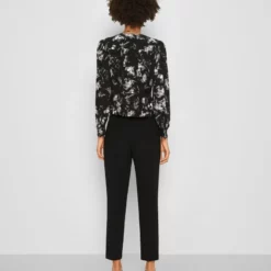 The Kooples TOP - Camicetta - Black / White, Donna 12 The Kooples TOP - Camicetta - Black / White, Donna -Vendite The Kooples d9b624348a83457aa19ff182d9bf3432