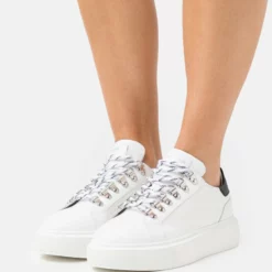 The Kooples BASKET A LACETS MOUCHETTES - Sneakers Basse - White/black, Donna