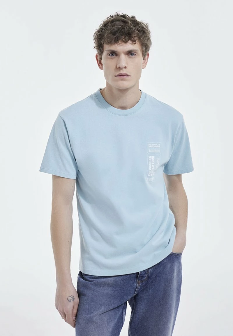 The Kooples Uomo SHORT SLEEVE - T-shirt Con Stampa - Blue Sky 3 The Kooples Uomo SHORT SLEEVE - T-shirt Con Stampa - Blue Sky