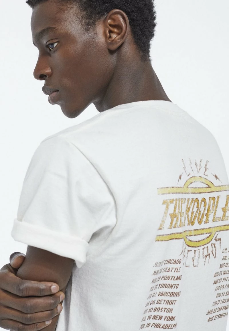 The Kooples MANCHES COU - T-shirt Con Stampa - Ecru, Uomo 6 The Kooples MANCHES COU - T-shirt Con Stampa - Ecru, Uomo - immagine 4