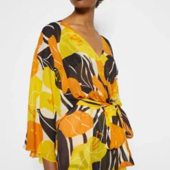 The Kooples Donna ROBE COURTE KIMONOEN HIBISCUS JAUNE - Vestito Elegante - Yellow -Vendite The Kooples f81f1bdc2aa64669b8b773aa0be377d2