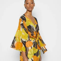 The Kooples Donna ROBE COURTE KIMONOEN HIBISCUS JAUNE - Vestito Elegante - Yellow -Vendite The Kooples fd569548769c429d90ba8829df2c88ba